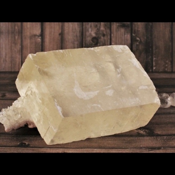 Optical Calcite - Picture 3 of 3
